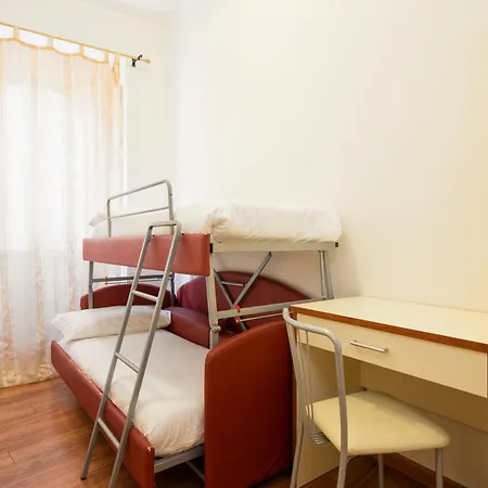 Pensionat Navona Tower Relais
