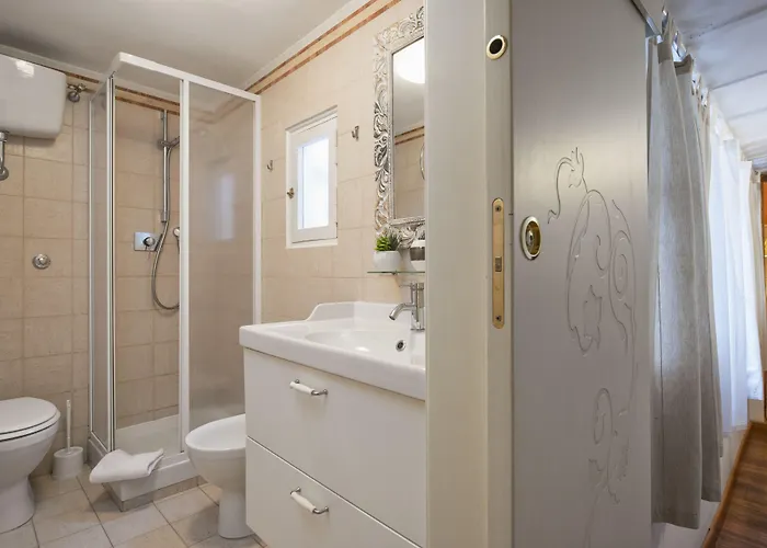 Navona Tower Relais Pensionat