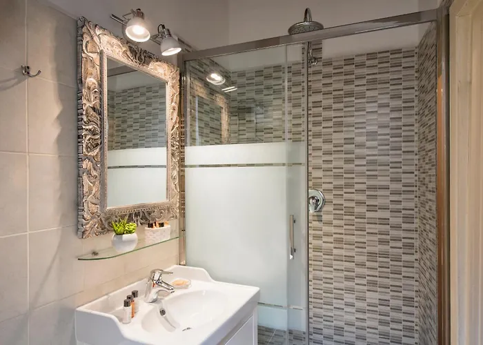 Pensionat Navona Tower Relais